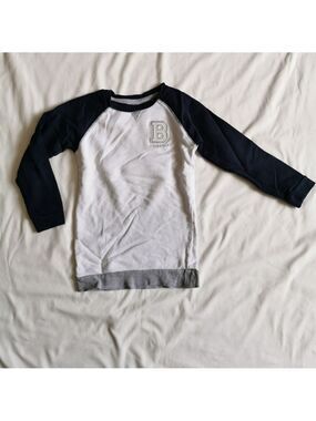 Oshkosh Kids pullover sweatshirt